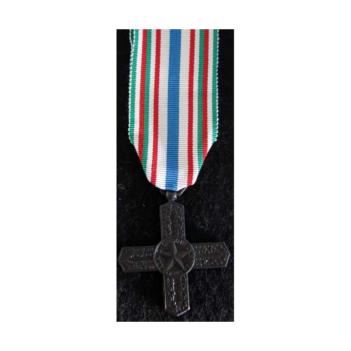 ITALIE : médaille de l'Ordre de Vittorio Veneto de la République italienne
