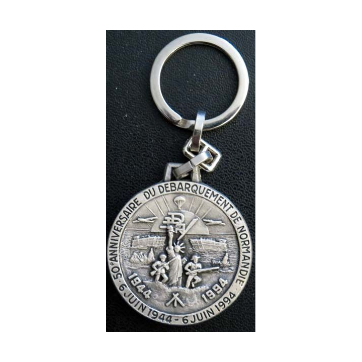 porte clefs du 50° anniversaire du débarquement de Normandie argenté