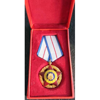 ROUMANIE : médaille de l'ordre du mérite militaire de 1° classe dans son coffret d'origine émail