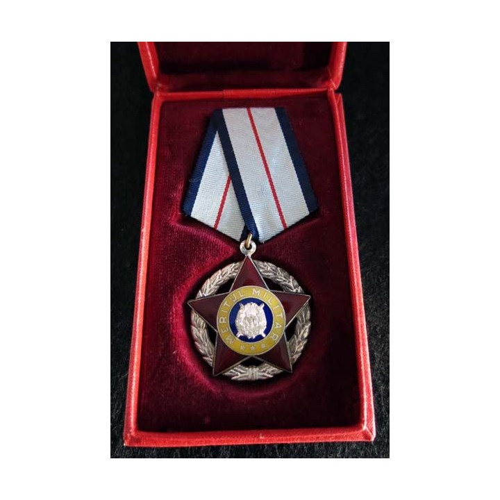 ROUMANIE : médaille de l'ordre du mérite militaire de 2° classe dans son coffret d'origine émail