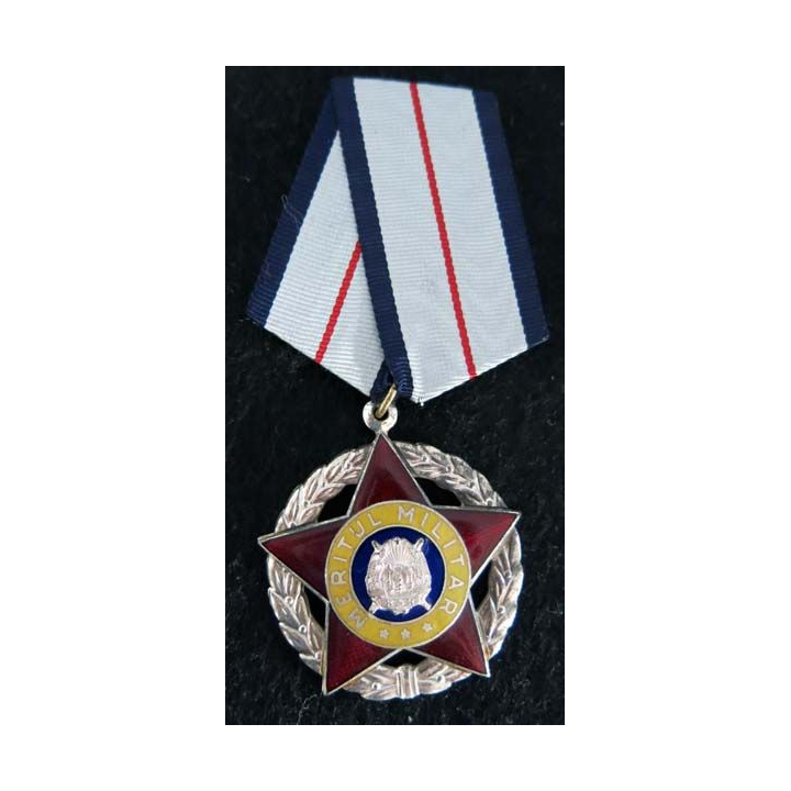 ROUMANIE : médaille de l'ordre du mérite militaire de 2° classe dans son coffret d'origine émail