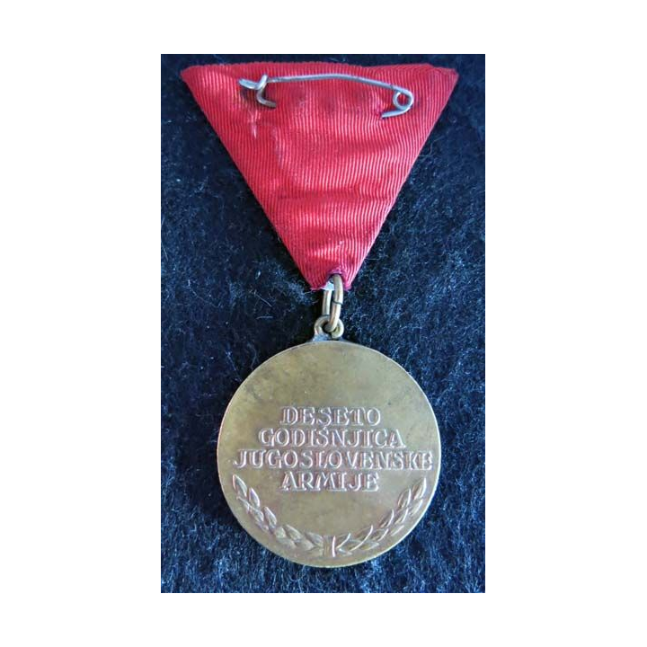 YOUGOSLAVIE : médaille du 10° anniversaire 1941-1951 de l'Armée Populaire en coffret