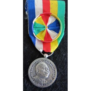 CENTRAFRIQUE  : médaille d'officier de la médaille du travail 1962