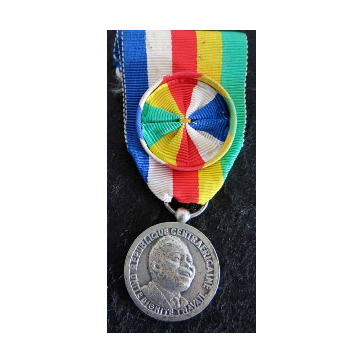 CENTRAFRIQUE  : médaille d'officier de la médaille du travail 1962