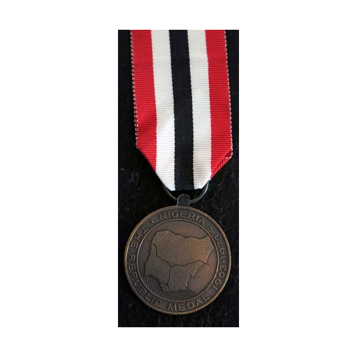 NIGERIA  : médaille de la Républic Medal 1975 en métal couleur bronze