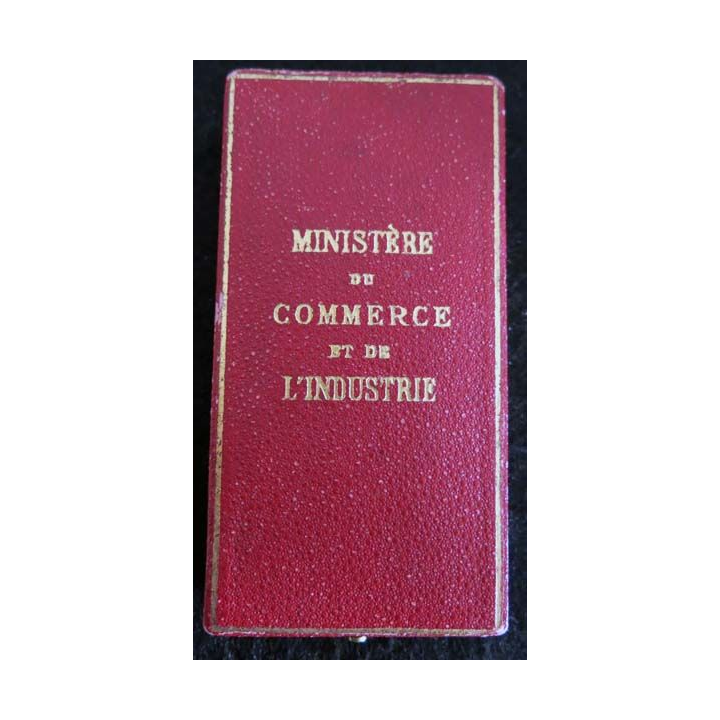 FRANCE : Médaille du travail du ministère du travail et de la sécurité sociale en vermeil attribuée à P. Martin 1949