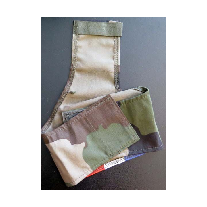 FRANCE : BRASSARD DÉPAULE FRANCE sur tissu camouflé