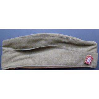 Calot tchécoslovaque avec insigne Dulovce 1983 taille 56