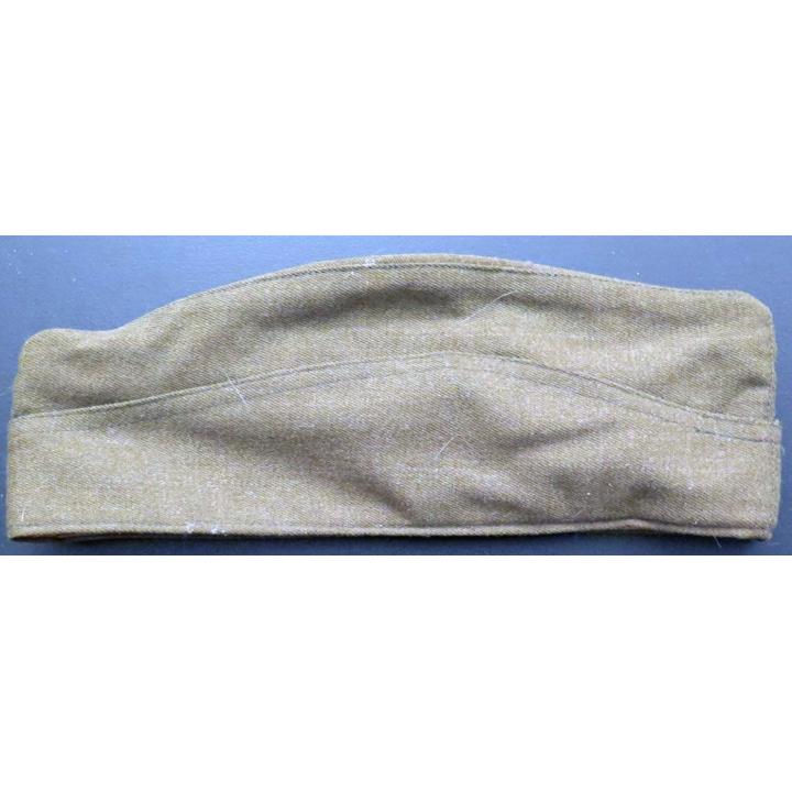 Calot tchécoslovaque avec insigne Dulovce 1983 taille 56