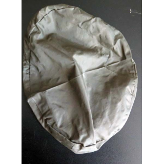 protège béret tchécoslovaque en plastique