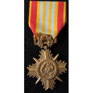 VIETNAM : Médaille d'honneur des Forces Armées de 1° classe (officier) dorée