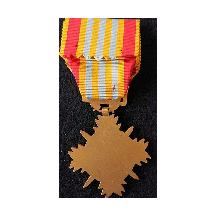 VIETNAM : Médaille d'honneur des Forces Armées de 1° classe (officier) dorée