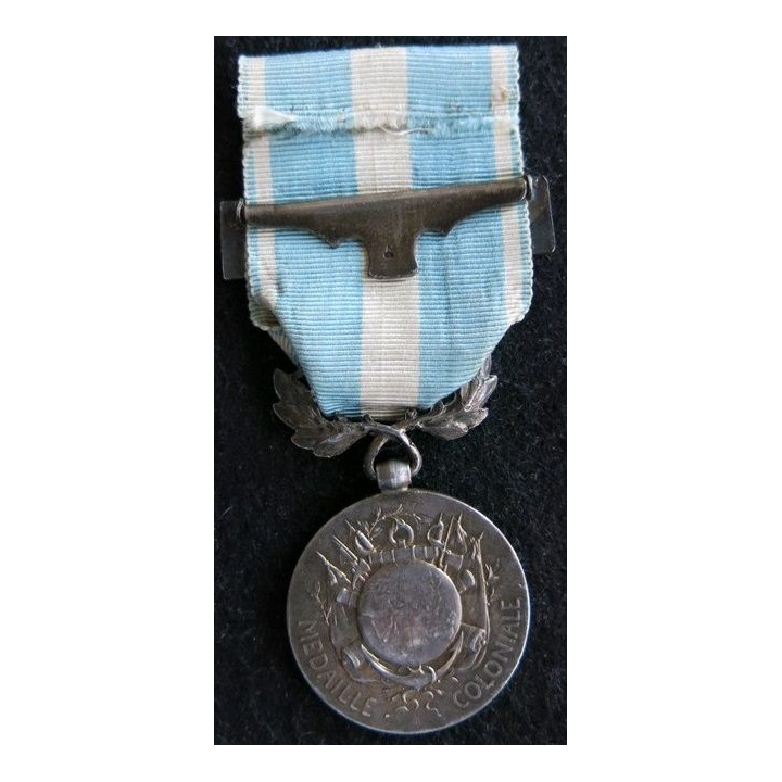 FRANCE : médaille coloniale agrafes Algérie en argent diamètre 3 cm ruban défraichi