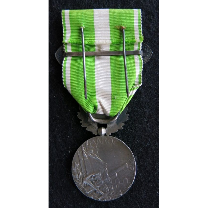 FRANCE : médaille commémorative du Maroc avec agrafes en argent diamètre 3 cm