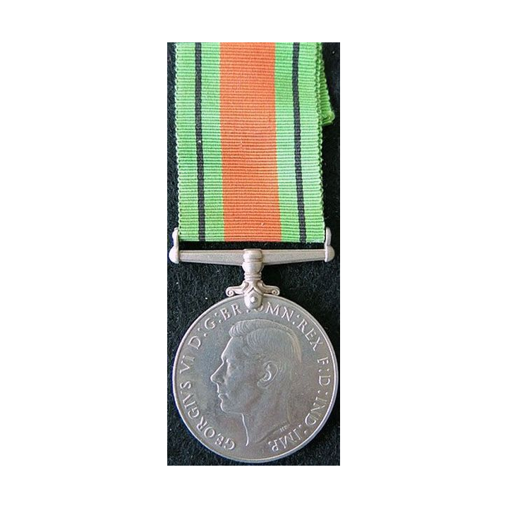 GRANDE BRETAGNE : médaille de la Defence Medal 1939-1945 en métal argenté