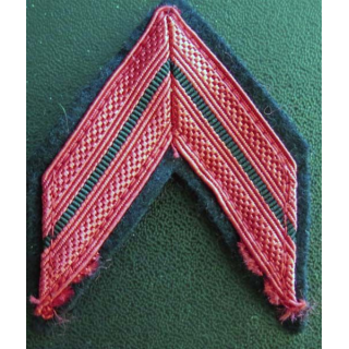GALON CAPORAL ROUGE avec crochets de fixation