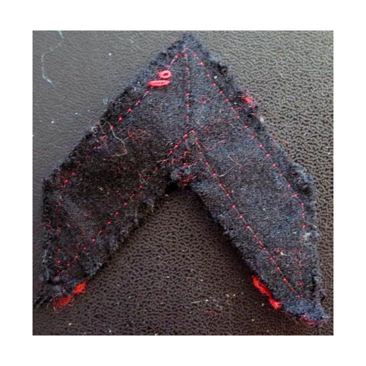 GALON CAPORAL ROUGE sans crochets de fixation