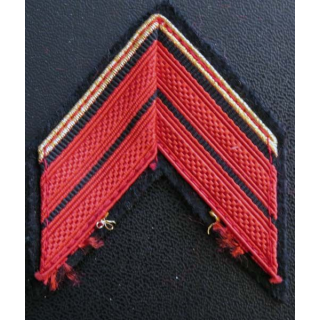 GALON CAPORAL ROUGE et liseret or sans crochets de fixation