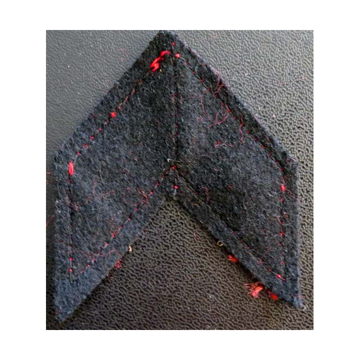 GALON CAPORAL ROUGE et liseret argent sans crochets de fixation