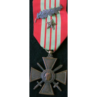 FRANCE : croix de guerre militaire 1939 en bronze avec ruban (1 palme - 1 étoile de bronze)