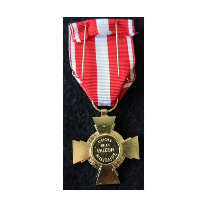 FRANCE : Croix de la valeur militaire actuelle avec 4 citations (étoiles de bronze et d'argent)