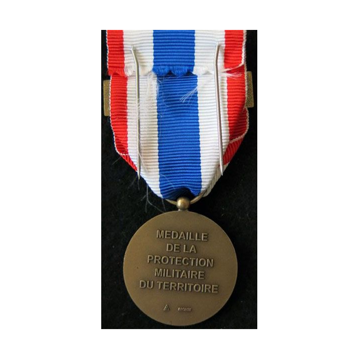 FRANCE : médaille de la protection militaire du territoire en bronze