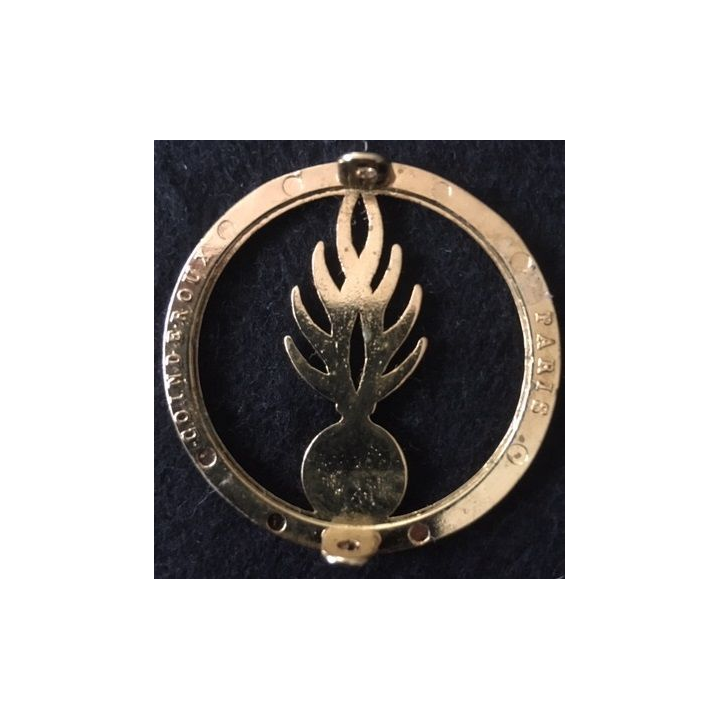 INSIGNE DE BÉRET GM : Insigne de béret de la Gendarmerie Mobile de fabrication Coinderoux Paris