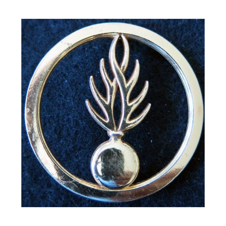 INSIGNE DE BÉRET GM : Insigne de béret de la Gendarmerie Mobile fabricant non marqué