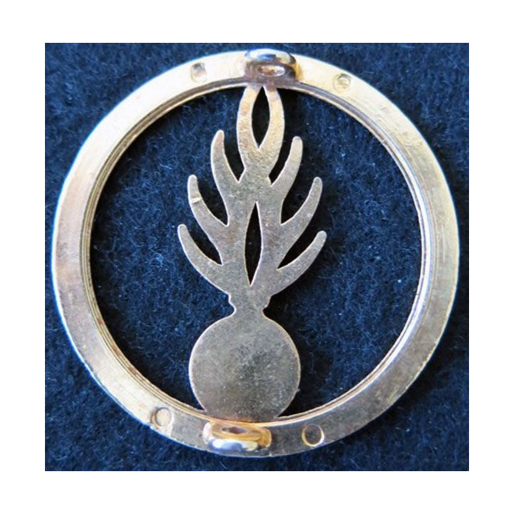 INSIGNE DE BÉRET GM : Insigne de béret de la Gendarmerie Mobile fabricant non marqué