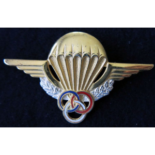 BREVET MONITEUR PARA :  insigne métallique de brevet de moniteur parachutiste de fabrication Drago GS 1186