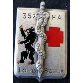 357° HA L.PASTEUR : insigne du centre hospitalier des armées L.Pasteur de fabrication Drago G. 2289