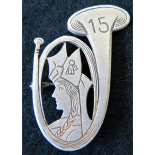 15° BCA : insigne métallique du 15° bataillon de chasseurs alpins chiffre 15 gravé