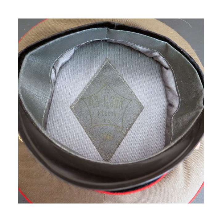 casquette d'officier russe des l'arme blindée cavalerie ou artillerie