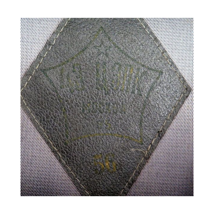 casquette d'officier russe des l'arme blindée cavalerie ou artillerie
