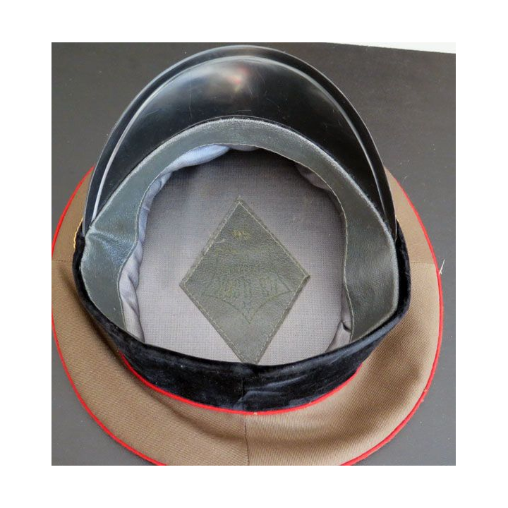 casquette d'officier russe des l'arme blindée cavalerie ou artillerie