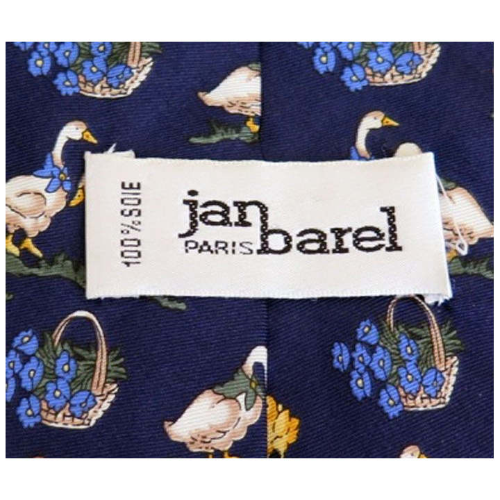 Cravate 100 %soie dominante bleue avec oies et fleurs fabriquée en Italie