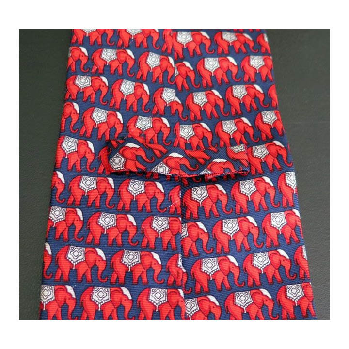 Cravate cambodgienne 100 % soie à dominante bleue avec éléphants rouge