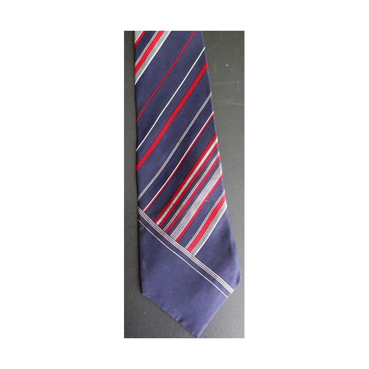 Cravate Lanvin 100 % soie à dominante foncée rayée rouge et verte