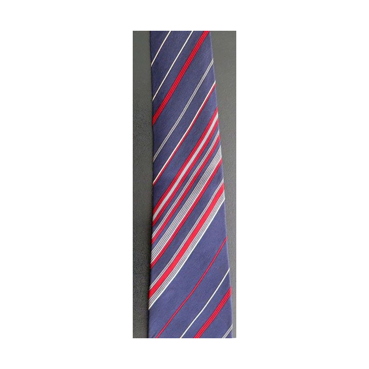 Cravate Lanvin 100 % soie à dominante foncée rayée rouge et verte