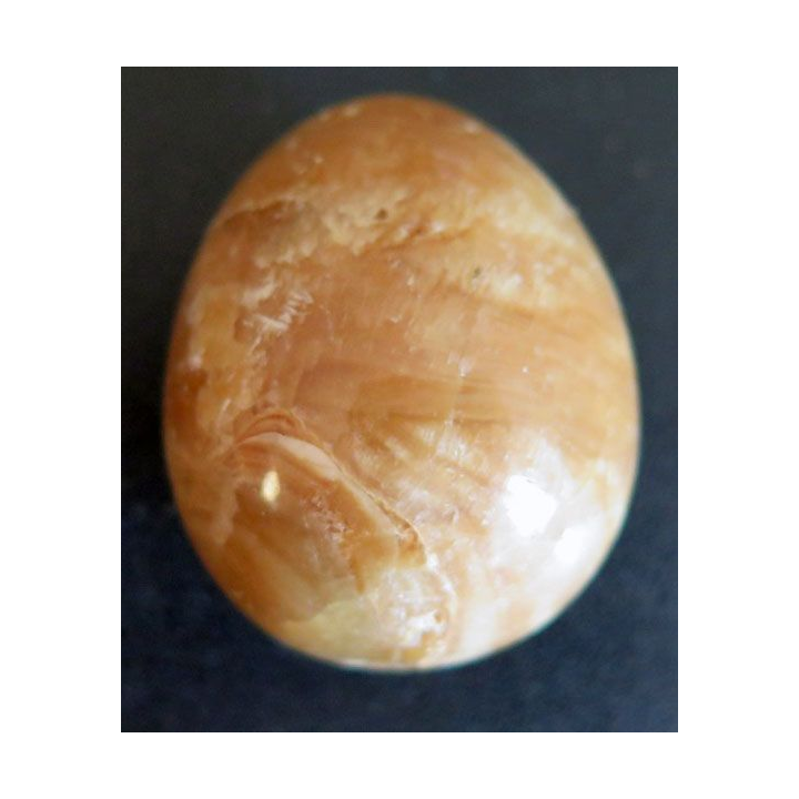 OEUF EN PIERRE 14 hauteur 4 cm couleur marron clair strié