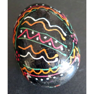 OEUF EN BOIS hauteur 5,5 cm couleur noire avec arabesques de couleur