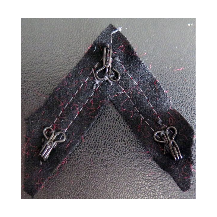 Galon de 1° Classe infanterie ou TDM avec crochets arrière