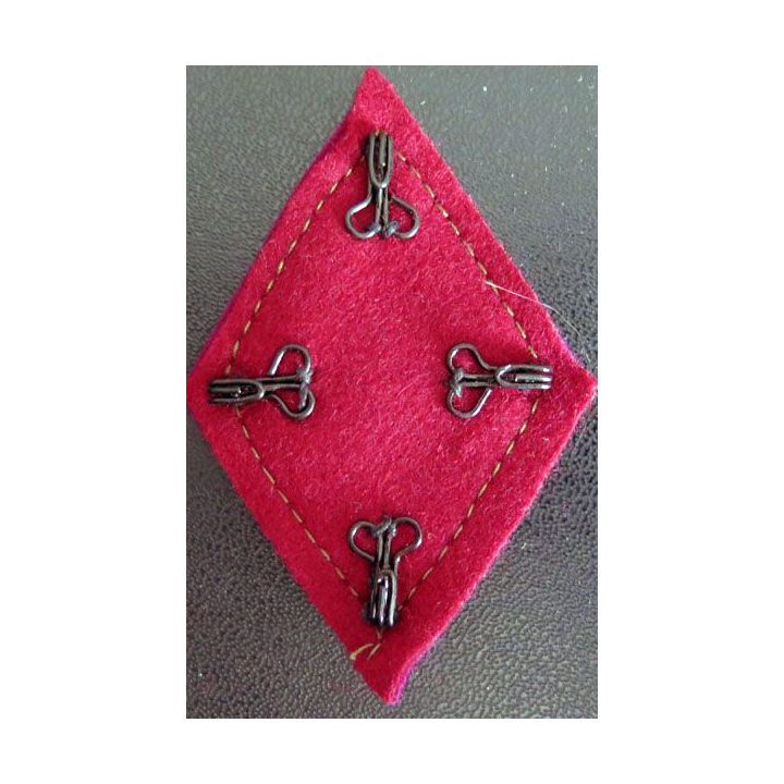 LOSANGE DE BRAS MODÈLE 45 : 1° régiment médical troupe