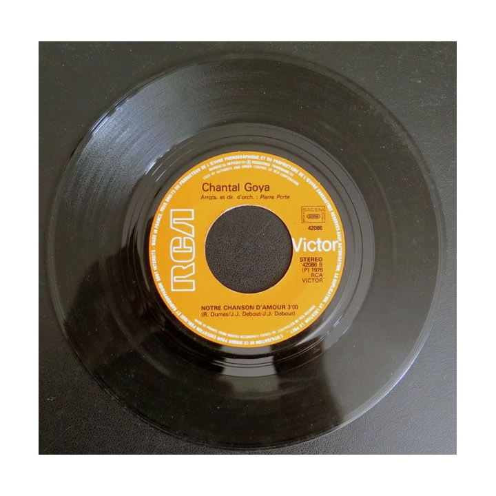 DISQUE 45 TOURS : Chantal Goya Notre Chanson d'Amour et Dans notre maison 