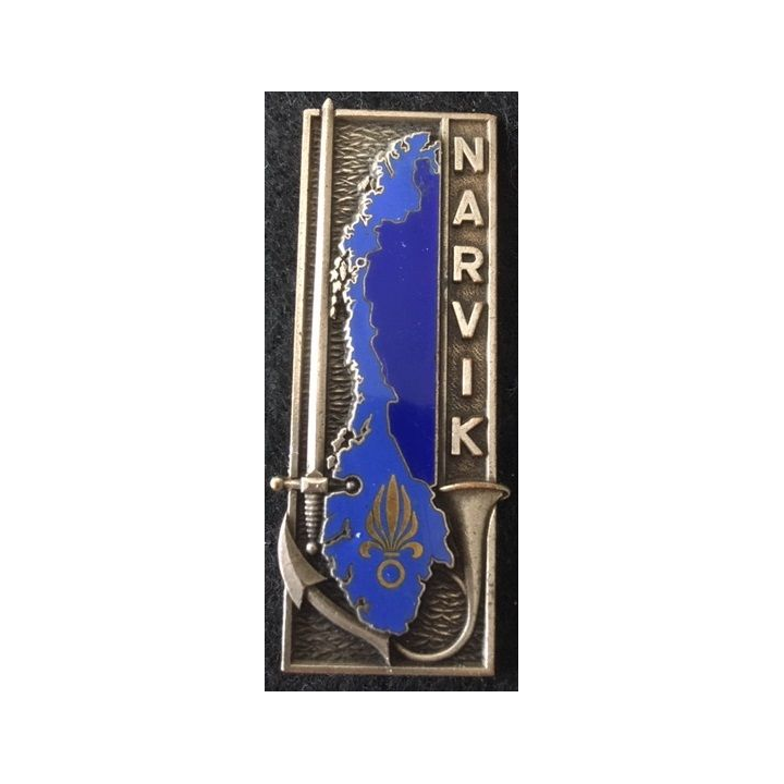 PROMOTION ST CYR : insigne métallique de la promotion ESM "Narvik" LR Paris G. 2153 argenté en émail