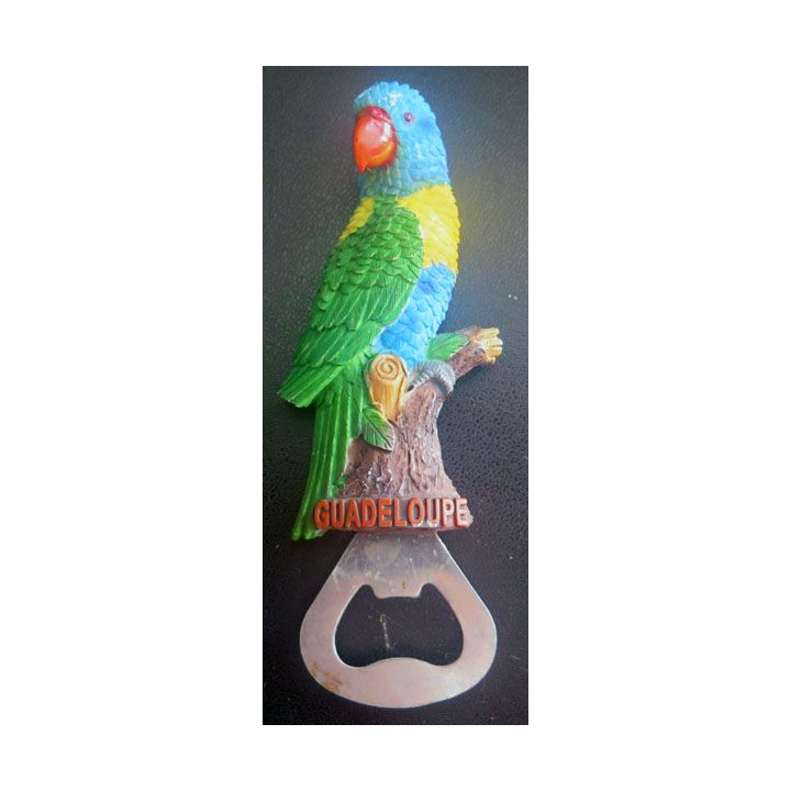 MAGNET FRIGO représentant un décapsuleur de Guadeloupe avec perroquet (bout d'aile cassé)