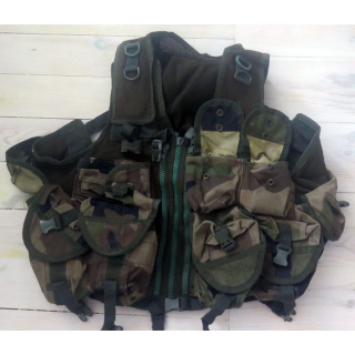 Gilet tactique parachutiste OPEX porte munitions et équipements