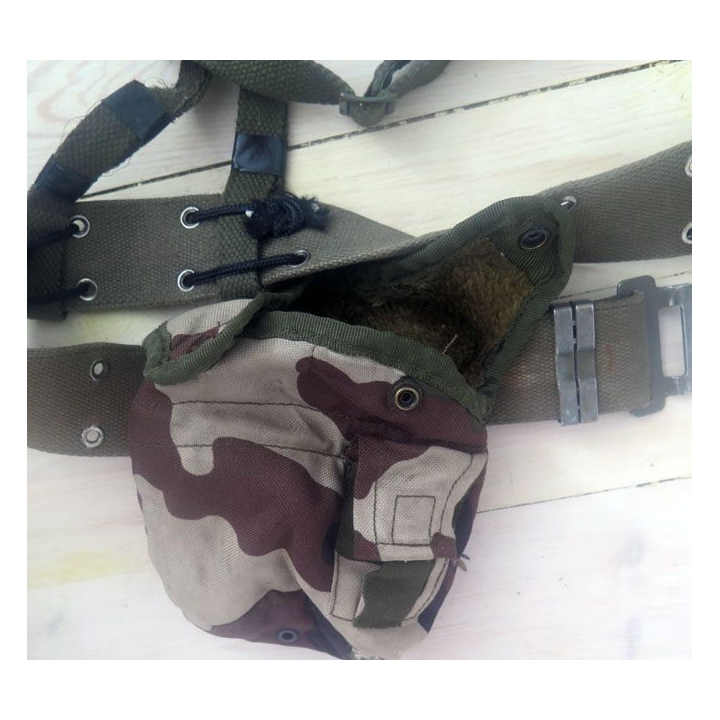 ceinturon avec bretelles et porte gourde camouflée