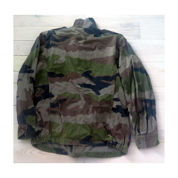 Veste de combat camouflée taille 96 C 
