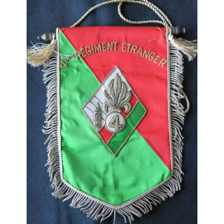 4° REI : fanion du 4° régiment étranger d'infanterie en canetille de superbe fabrication